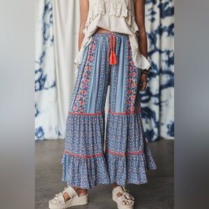 Three Bird Nest Kate Printed Wide Leg Pants, Size Large.